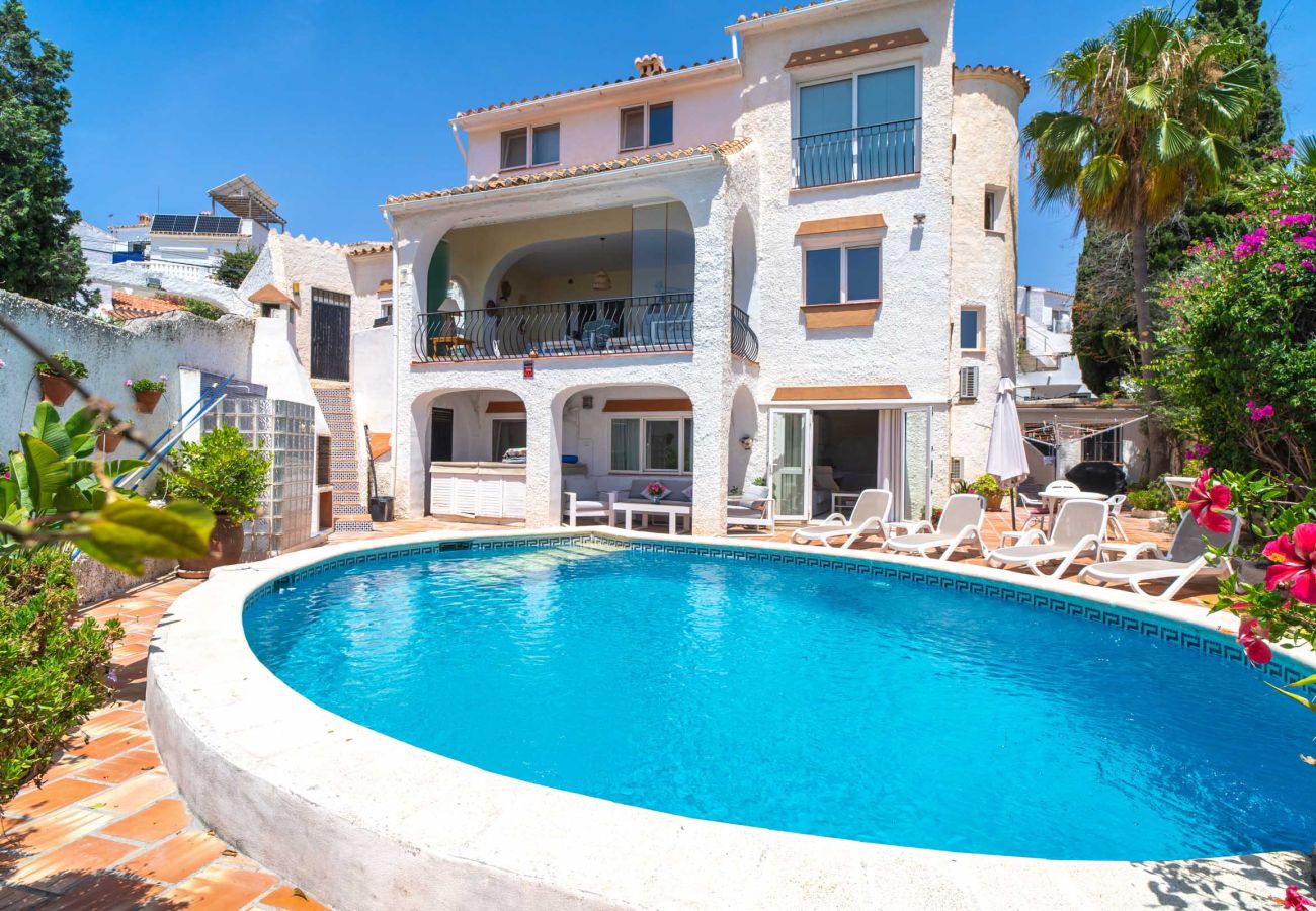 Ferienwohnung in Nerja - Chimenea 15 Private Pool and Parking by Casasol 