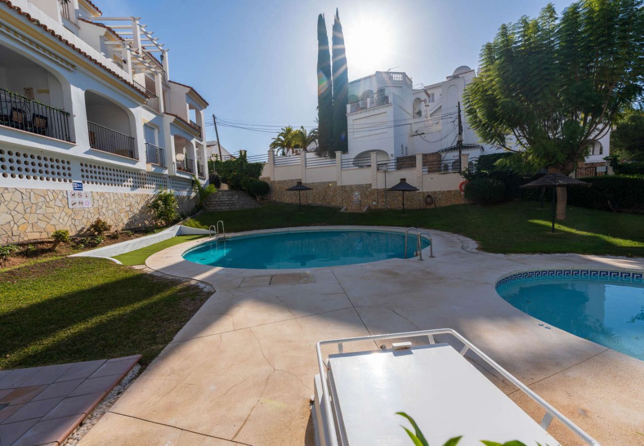 Ferienwohnung in Nerja - Ferienwohnung Valparaiso 1B am Burriana Strand mit Pool und 2 Badezimmern