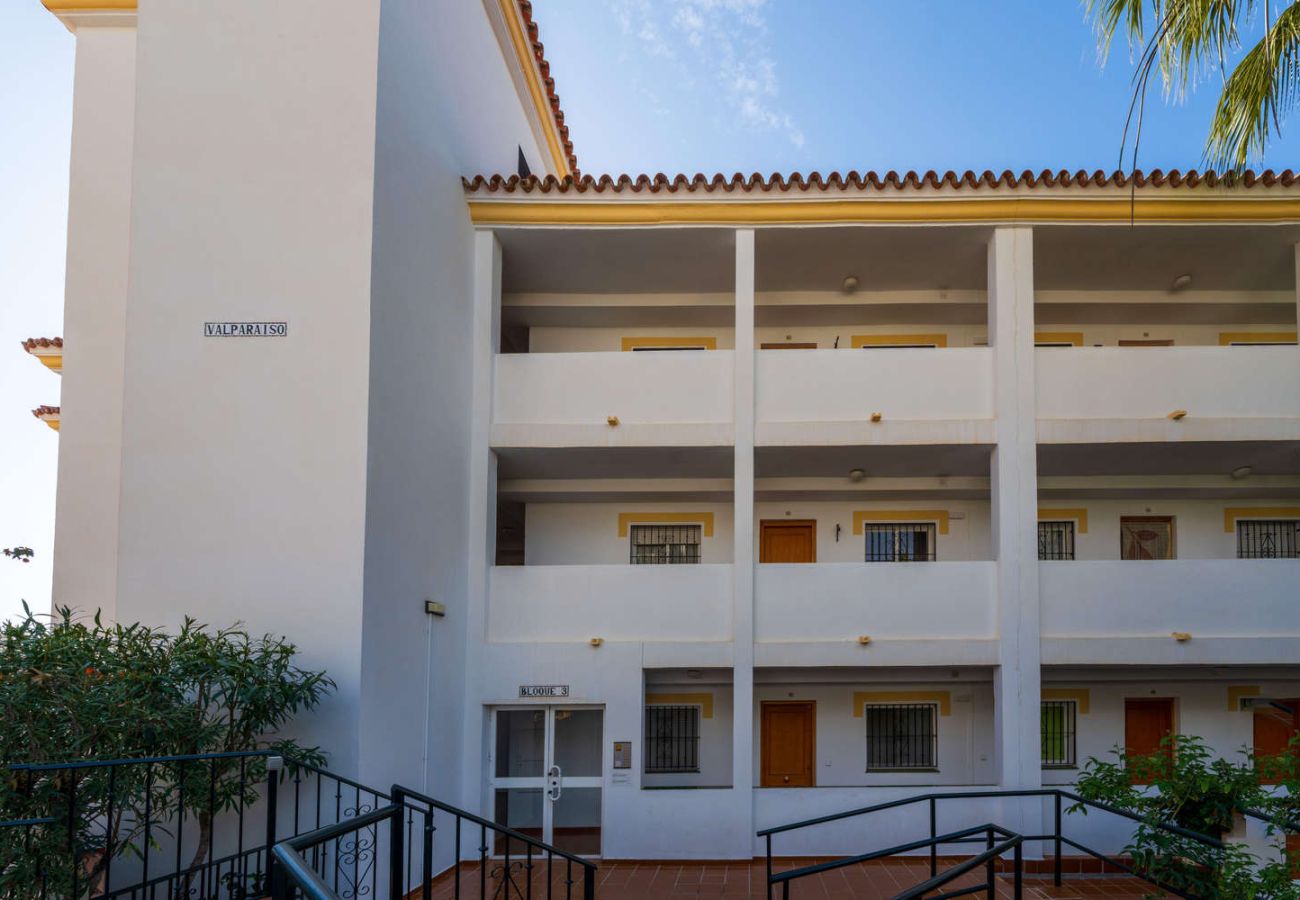 Ferienwohnung in Nerja - Ferienwohnung Valparaiso 1B am Burriana Strand mit Pool und 2 Badezimmern