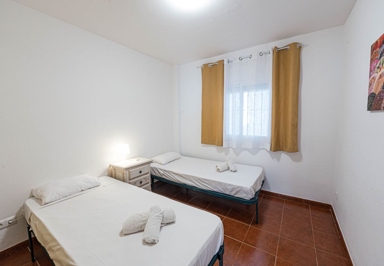 Ferienwohnung in Nerja - Ferienwohnung Valparaiso 1B am Burriana Strand mit Pool und 2 Badezimmern