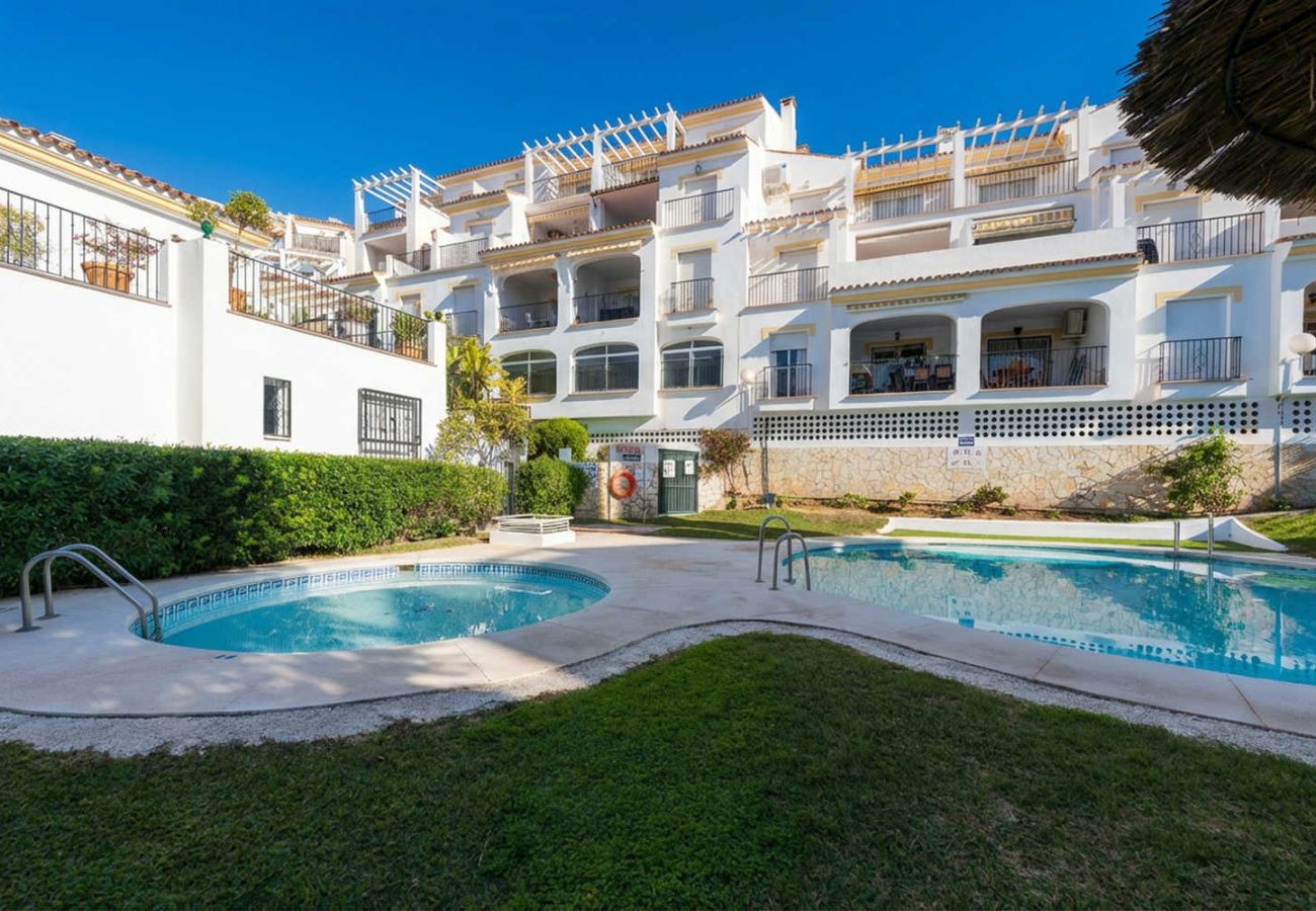 Ferienwohnung in Nerja - Ferienwohnung Valparaiso 1B am Burriana Strand mit Pool und 2 Badezimmern