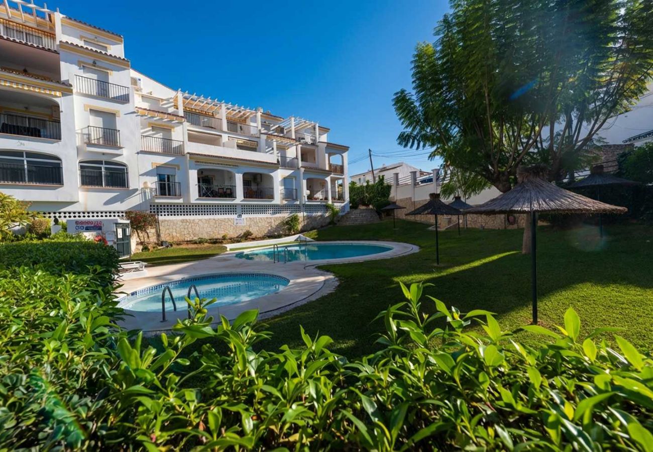 Ferienwohnung in Nerja - Ferienwohnung Valparaiso 1B am Burriana Strand mit Pool und 2 Badezimmern