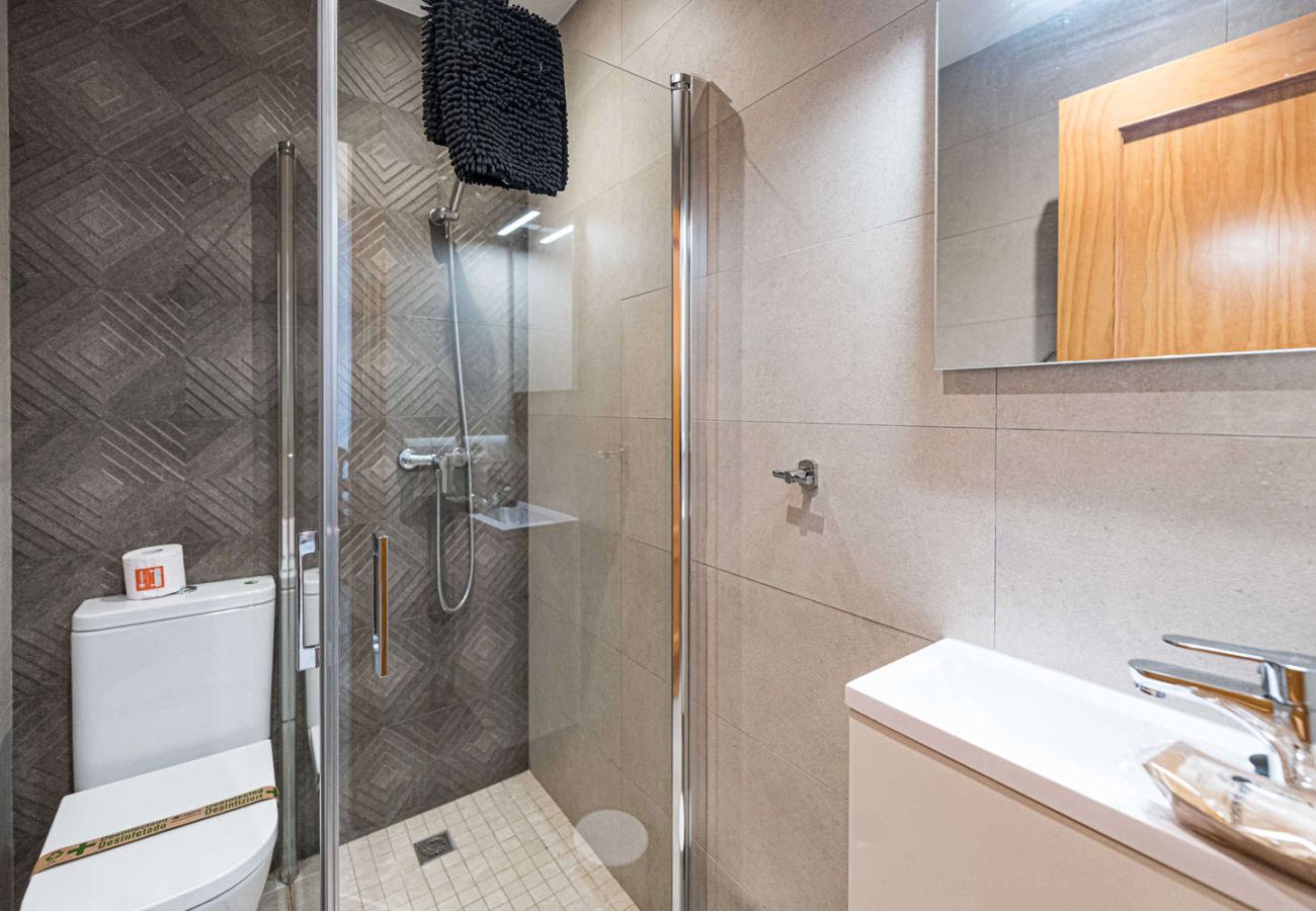 Ferienwohnung in Nerja - Ferienwohnung Valparaiso 1B am Burriana Strand mit Pool und 2 Badezimmern