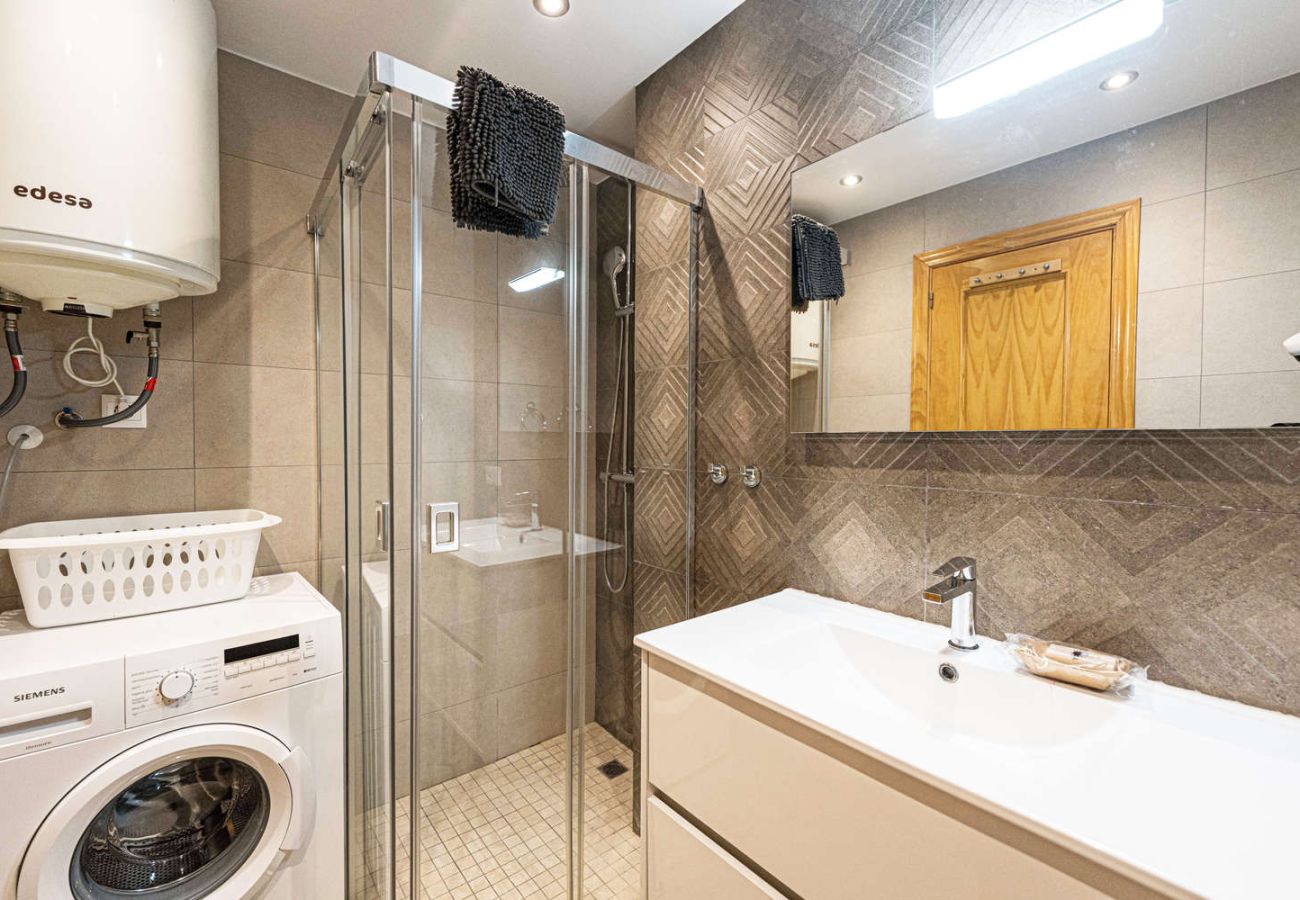 Ferienwohnung in Nerja - Ferienwohnung Valparaiso 1B am Burriana Strand mit Pool und 2 Badezimmern