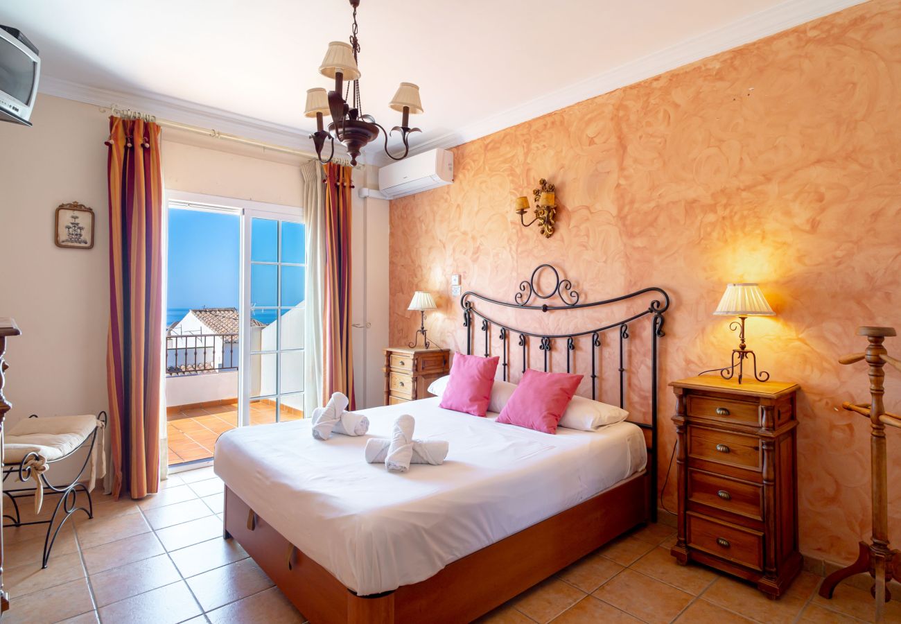 Villa in Nerja - Villa Mirto Private Pool by Casasol