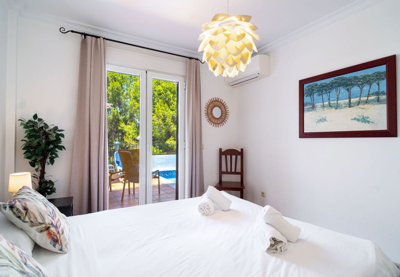 Villa in Nerja - Aljamar 4A Burriana Beach by Casasol 