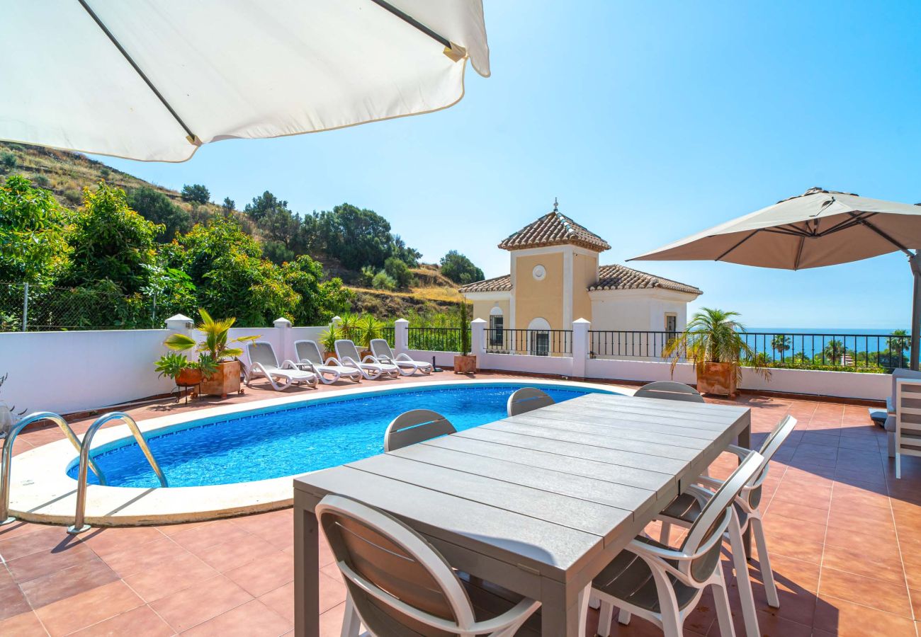 Villa in Torrox Costa - Villa Calidum: Villa mit privatem Pool in Nerja