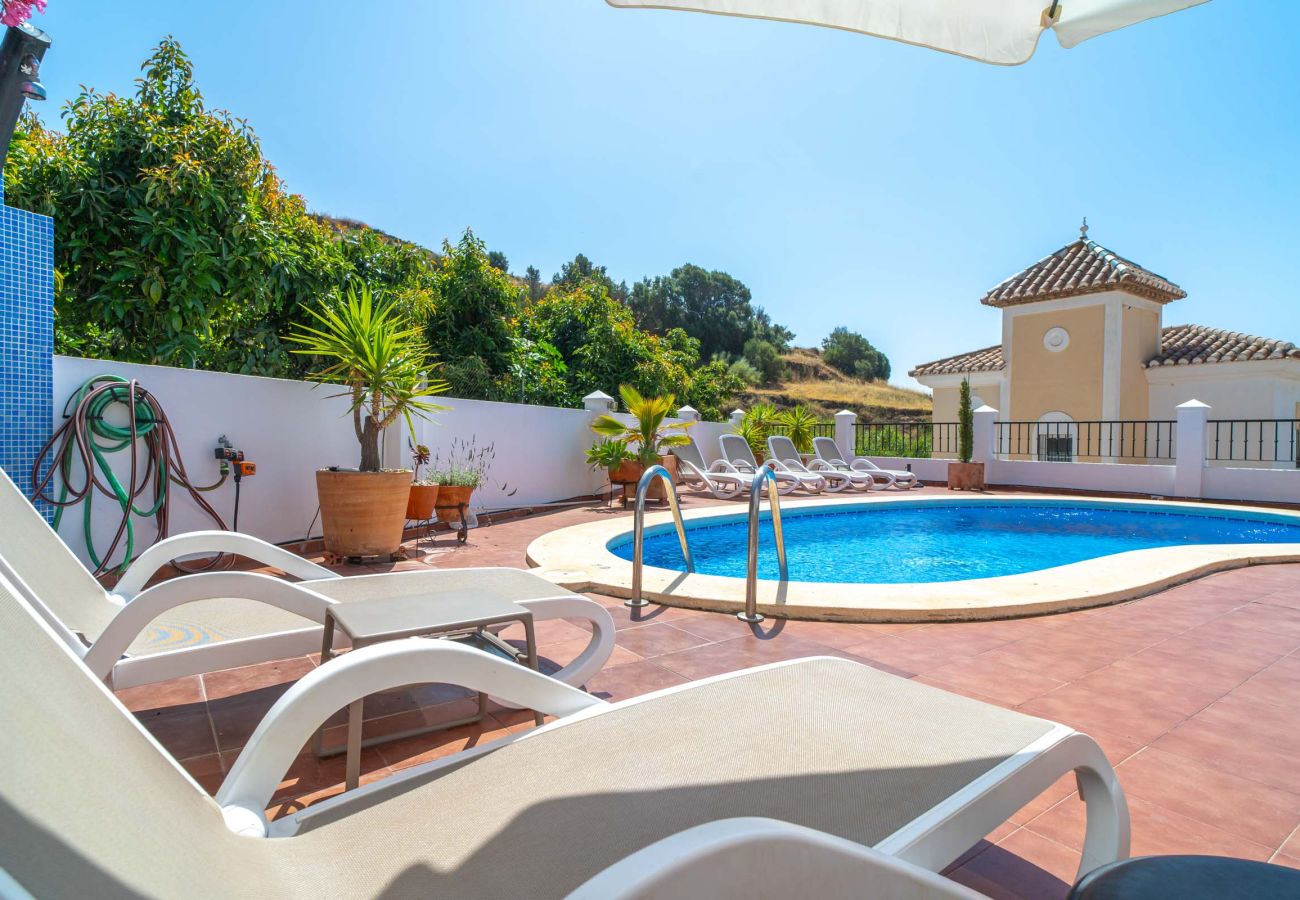 Villa in Torrox Costa - Villa Calidum: Villa mit privatem Pool in Nerja