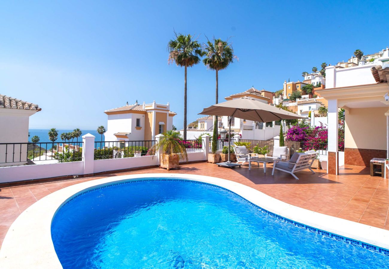 Villa in Torrox Costa - Villa Calidum: Villa mit privatem Pool in Nerja
