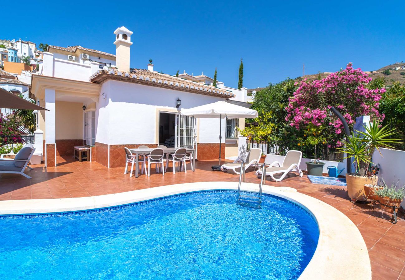 Villa in Torrox Costa - Villa Calidum: Villa mit privatem Pool in Nerja