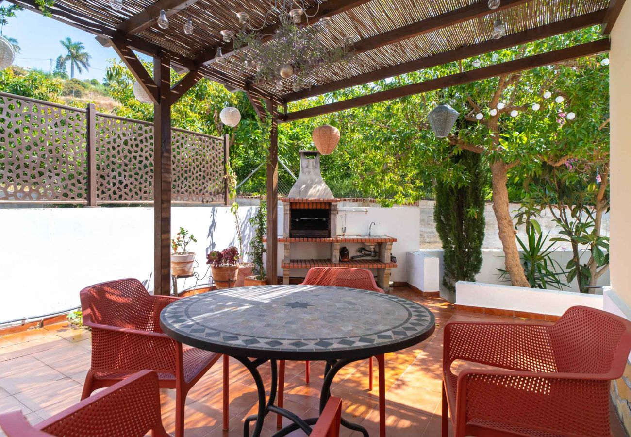 Villa in Torrox Costa - Villa Calidum: Villa mit privatem Pool in Nerja