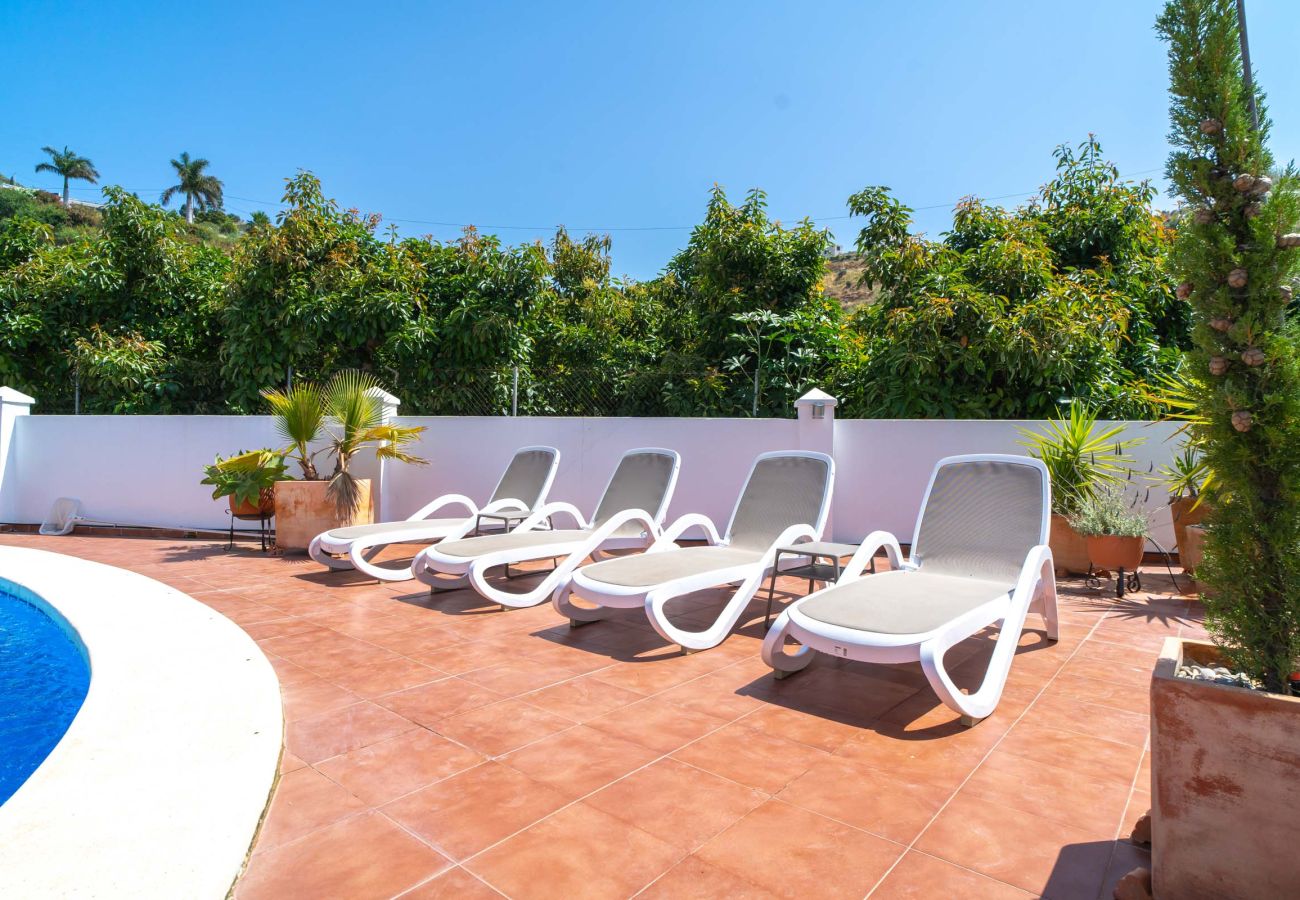 Villa in Torrox Costa - Villa Calidum: Villa mit privatem Pool in Nerja