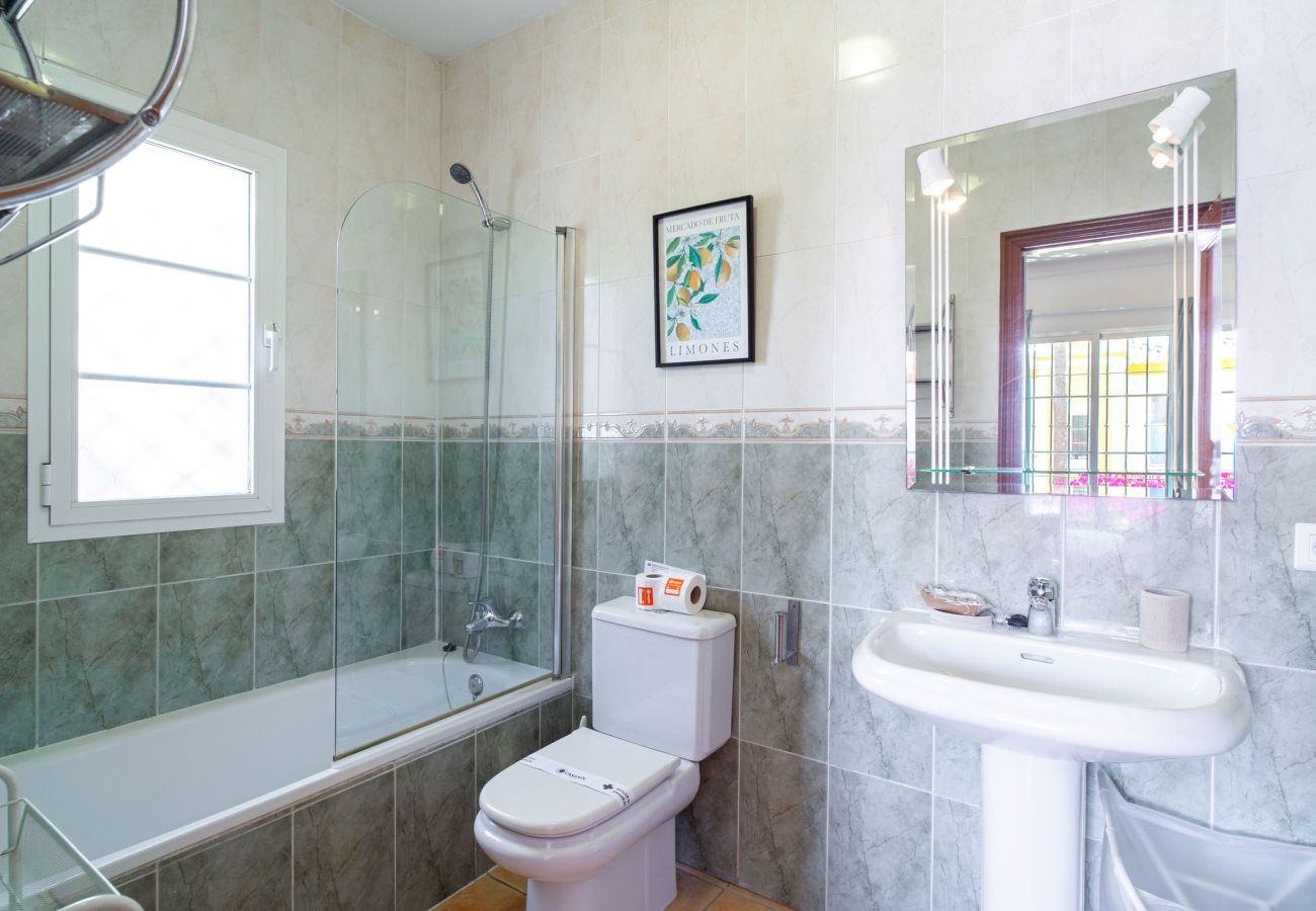 Villa in Torrox Costa - Villa Calidum: Villa mit privatem Pool in Nerja