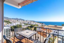 Ferienwohnung in Nerja - Miami 18 Seaview by Casasol Terraza con vistas al mar y montaña en Edificio Miami Nerja