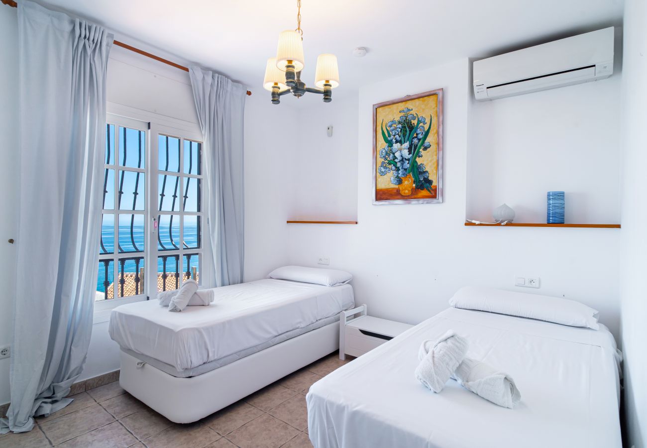 Villa in Nerja - Villa Vista Deluxe by Casasol