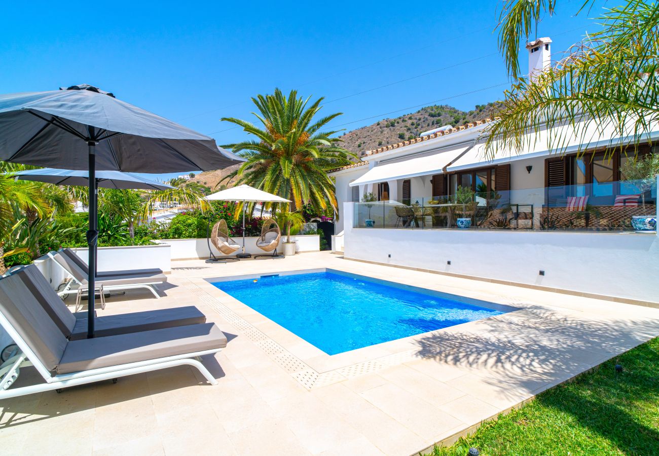 Villa in Nerja - Villa Grand Pool Terrace by Casasol