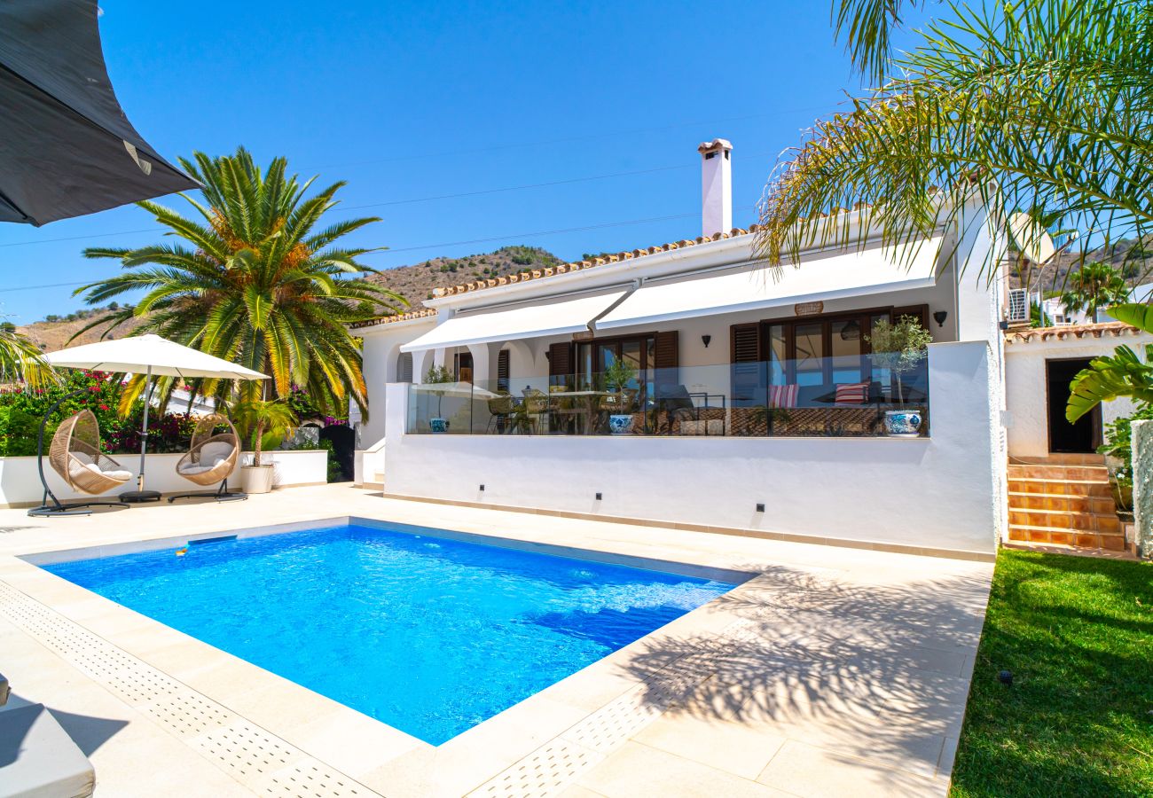 Villa in Nerja - Villa Grand Pool Terrace by Casasol