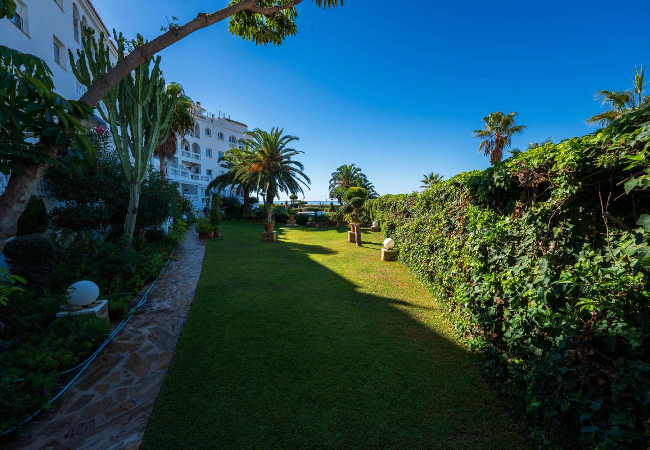Ferienwohnung in Nerja - Stella Maris Nerja Beachfront Apartment, Sea View 