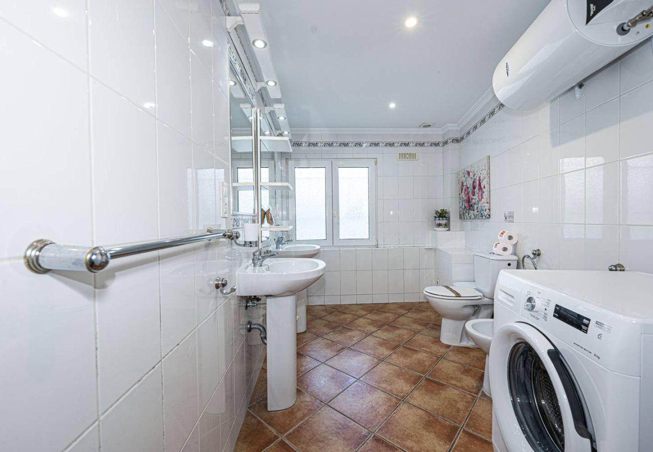 Ferienwohnung in Nerja - Stella Maris Nerja Beachfront Apartment, Sea View 