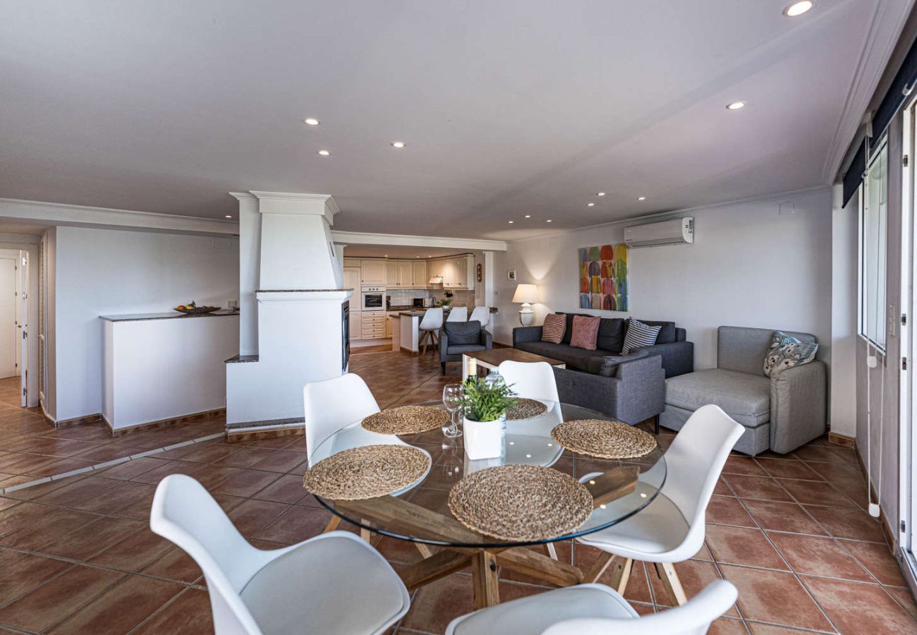 Ferienwohnung in Nerja - Stella Maris Nerja Beachfront Apartment, Sea View 