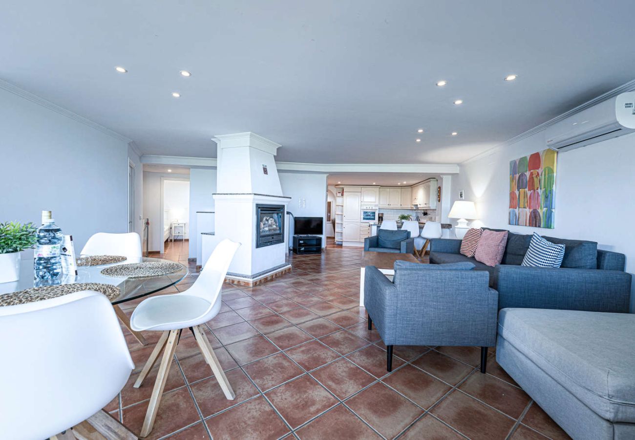 Ferienwohnung in Nerja - Stella Maris Nerja Beachfront Apartment, Sea View 