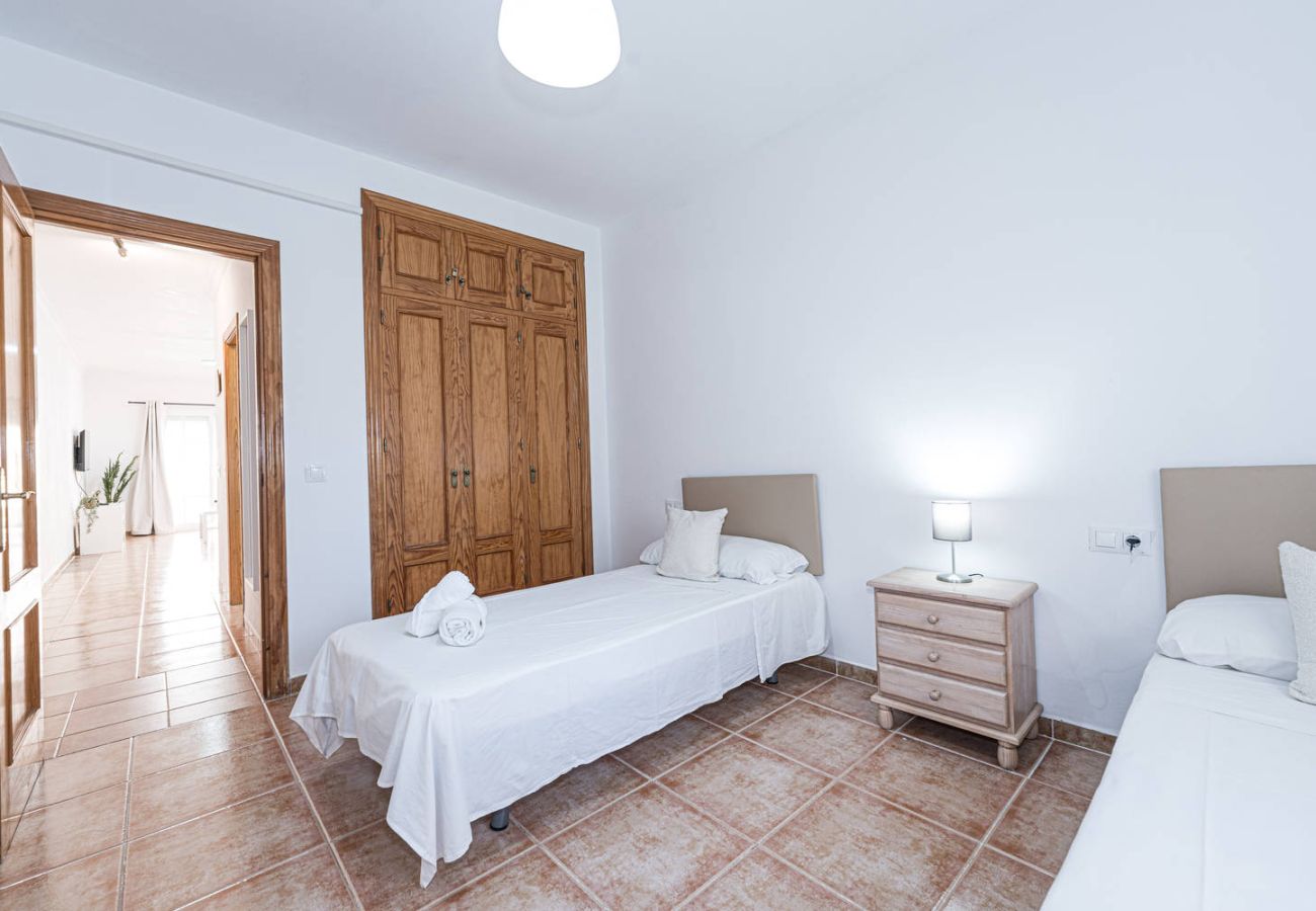 Ferienwohnung in Nerja - Torrecilla Urban Beach Nerja: Moderne Ferienwohnung mit Dachpool