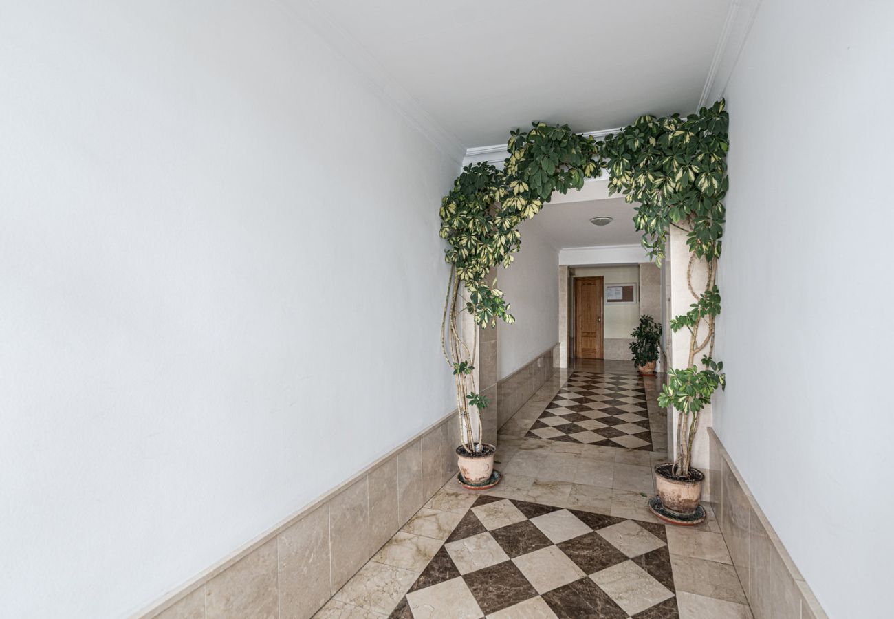 Ferienwohnung in Nerja - Torrecilla Urban Beach Nerja: Moderne Ferienwohnung mit Dachpool