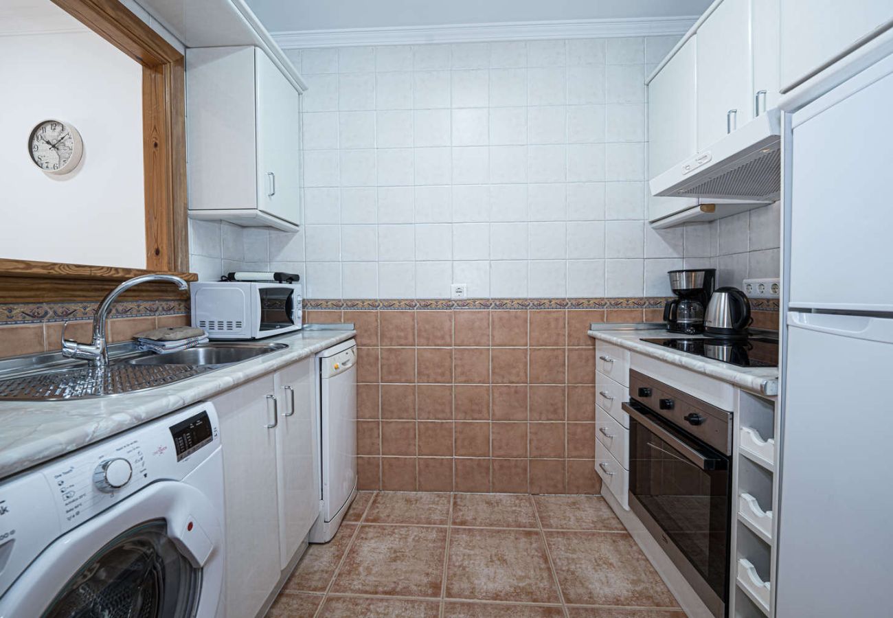 Ferienwohnung in Nerja - Torrecilla Urban Beach Nerja: Moderne Ferienwohnung mit Dachpool