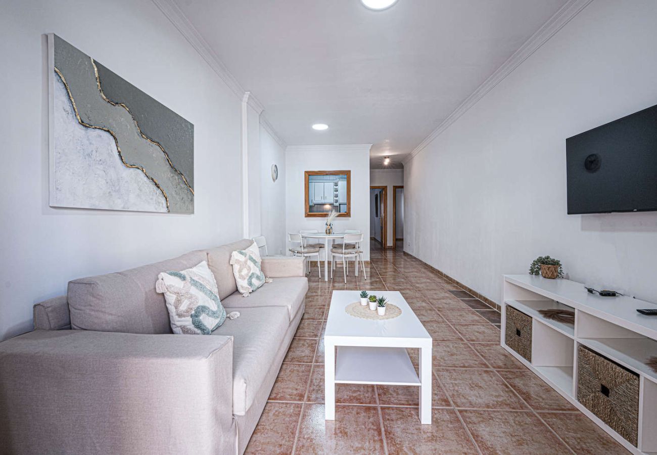 Ferienwohnung in Nerja - Torrecilla Urban Beach Nerja: Moderne Ferienwohnung mit Dachpool