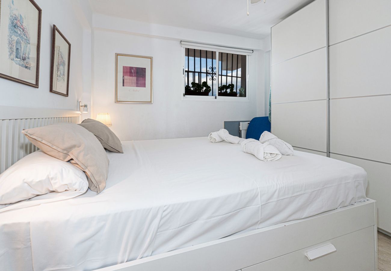 Schlafzimmer mit Doppelbett