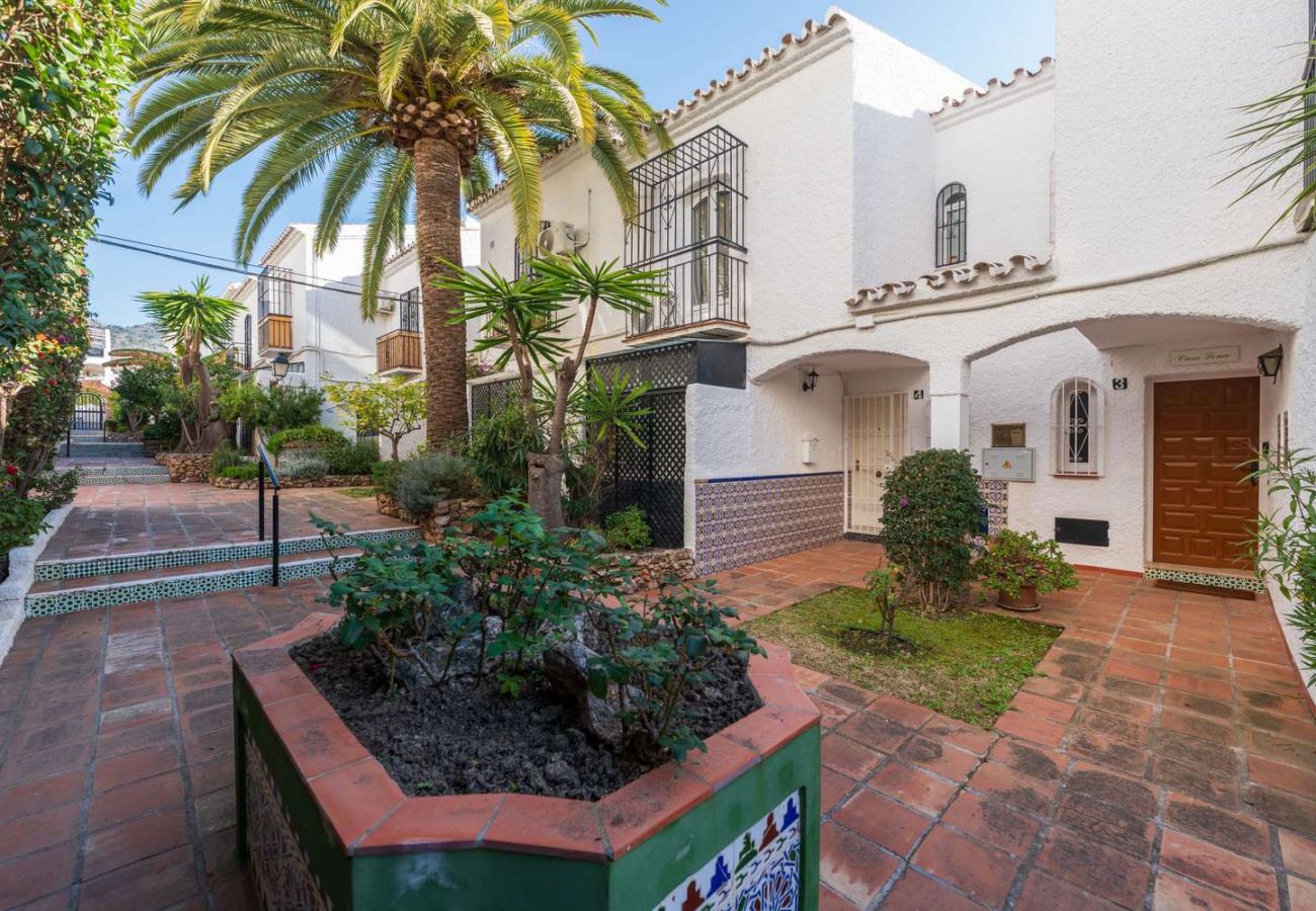 Ferienwohnung in Nerja - Casa Lena Verano Azul Nerja: Familien-Duplex mit Meerblick