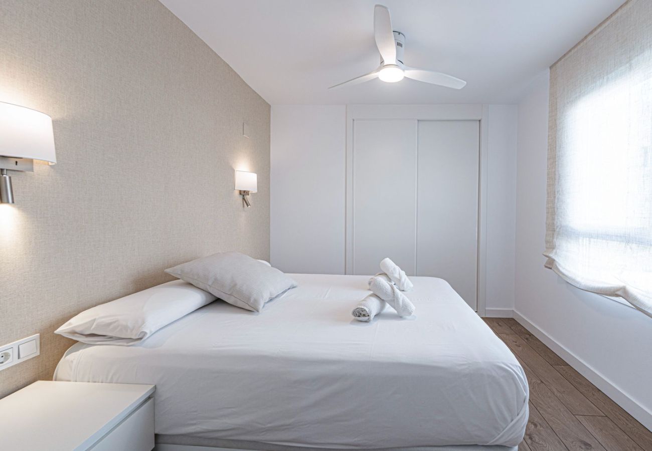 Ferienwohnung in Torrox Costa - Isea Calaceite 1111: Luxus-Apartment mit Meer- und Poolblick