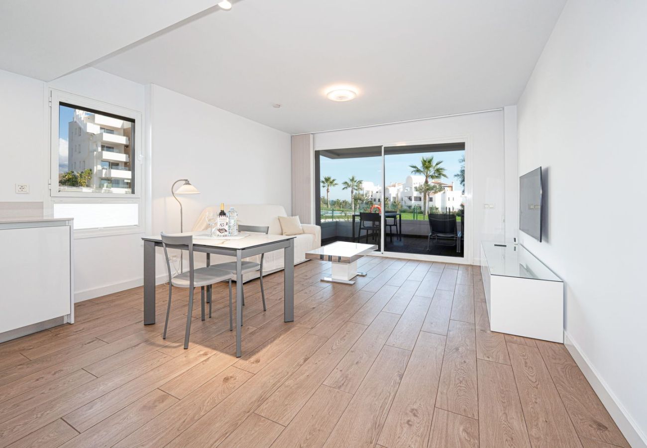 Ferienwohnung in Torrox Costa - Isea Calaceite 1111: Luxus-Apartment mit Meer- und Poolblick