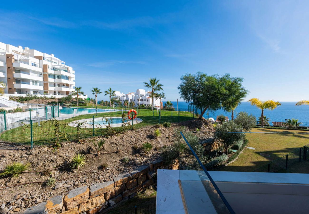 Ferienwohnung in Torrox Costa - Isea Calaceite 1111: Luxus-Apartment mit Meer- und Poolblick
