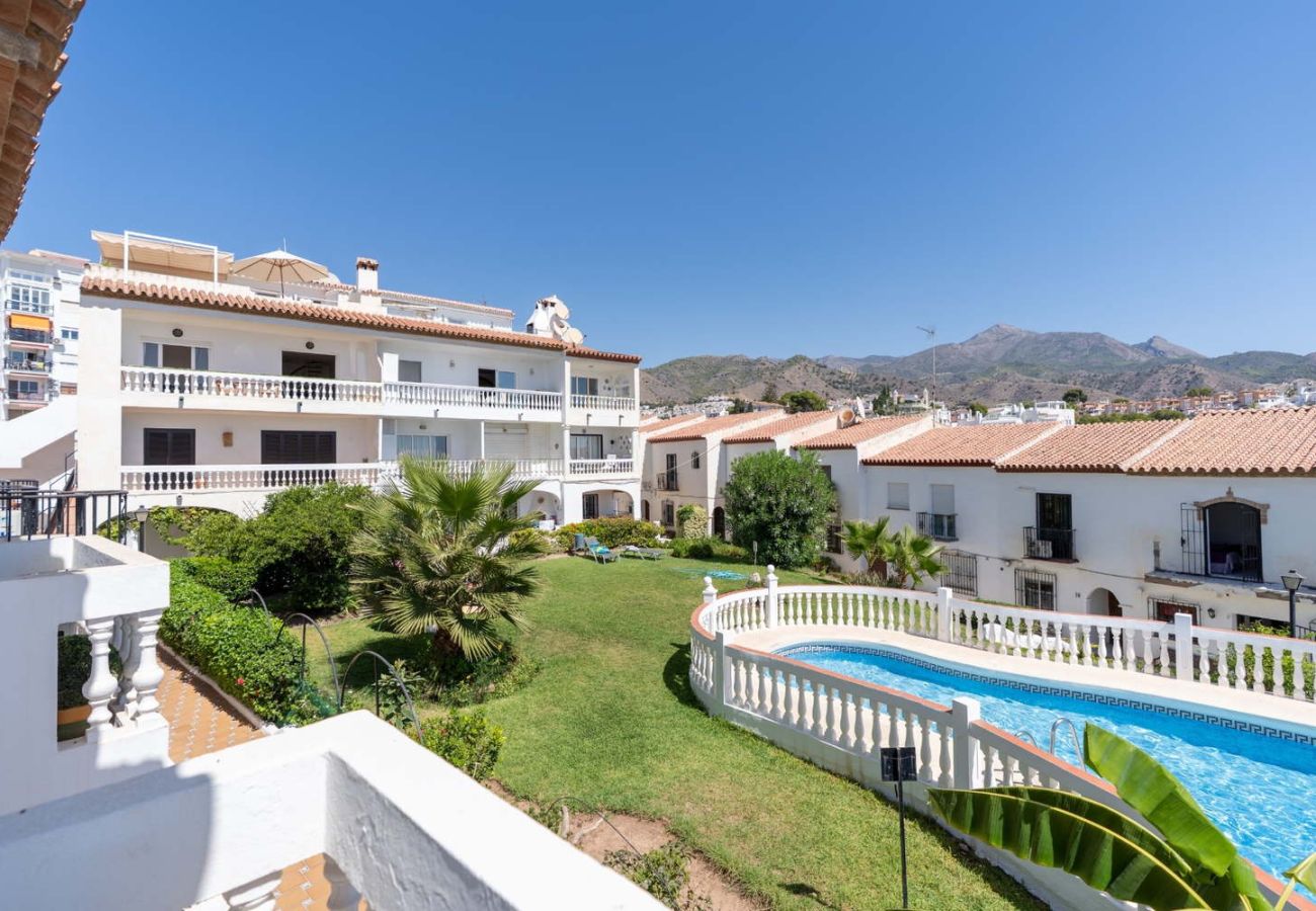 Doppelhaushälfte in Nerja - Casa Lavanda – Ferienhaus in Nerja mit Meerblick und Pool
