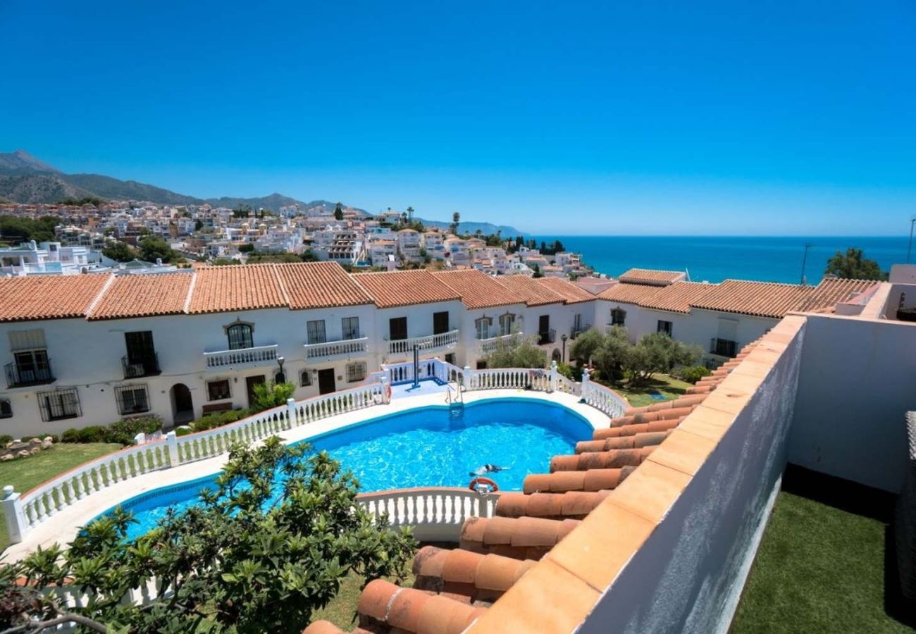 Doppelhaushälfte in Nerja - Casa Lavanda – Ferienhaus in Nerja mit Meerblick und Pool