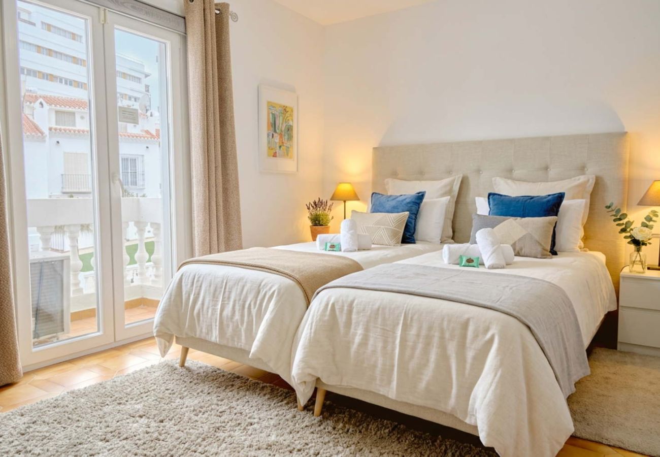 Doppelhaushälfte in Nerja - Casa Lavanda – Ferienhaus in Nerja mit Meerblick und Pool