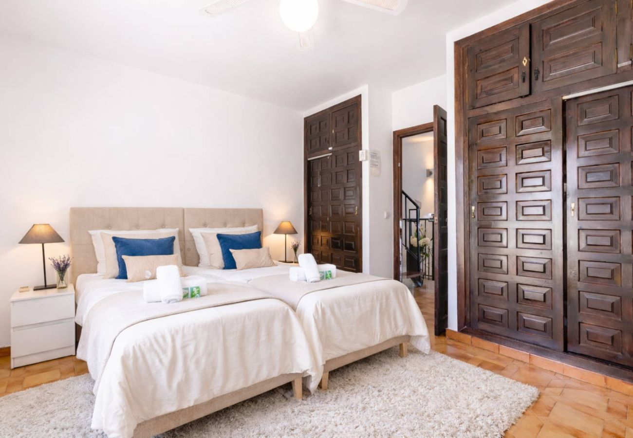 Doppelhaushälfte in Nerja - Casa Lavanda – Ferienhaus in Nerja mit Meerblick und Pool