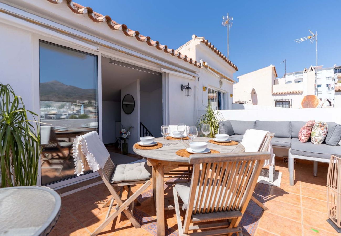 Doppelhaushälfte in Nerja - Casa Lavanda – Ferienhaus in Nerja mit Meerblick und Pool