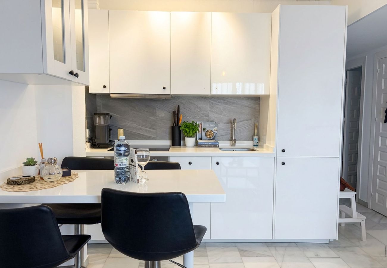 Ferienwohnung in Nerja - Ferienwohnung Casa Monica in Verano Azul: Meerblick und Dach-Solarium