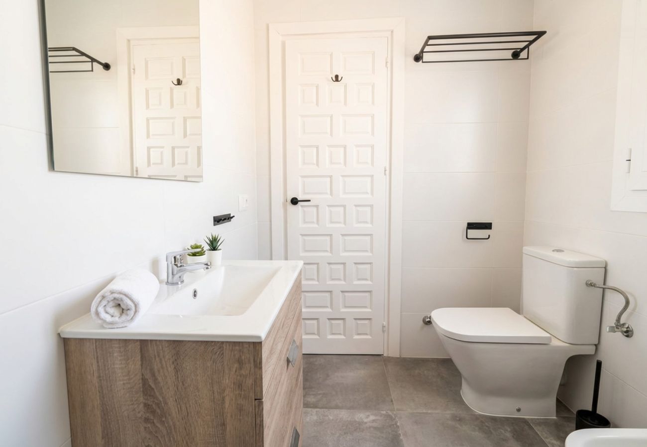 Ferienwohnung in Nerja - Ferienwohnung Casa Monica in Verano Azul: Meerblick und Dach-Solarium