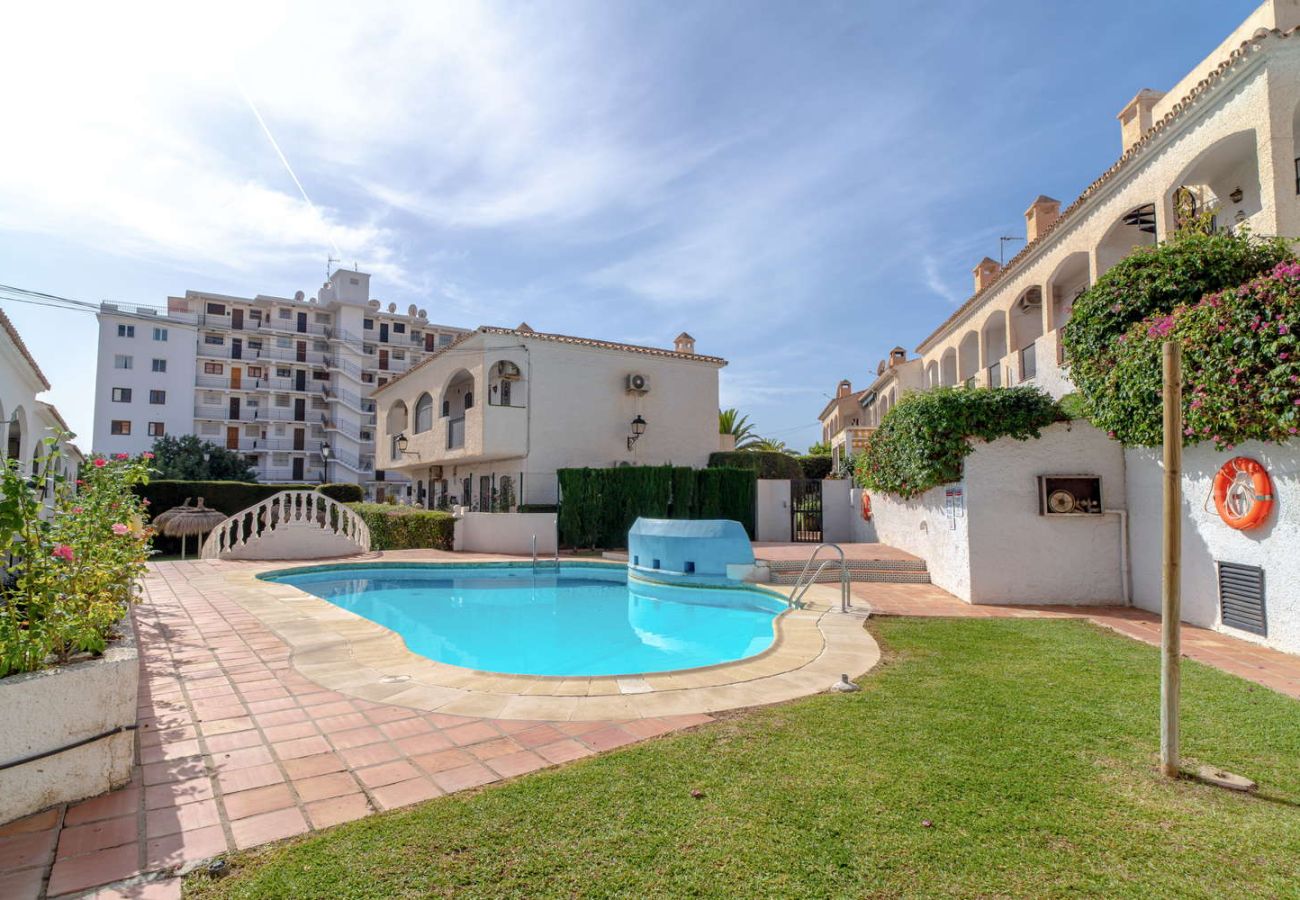 Ferienwohnung in Nerja - Ferienwohnung Casa Monica in Verano Azul: Meerblick und Dach-Solarium