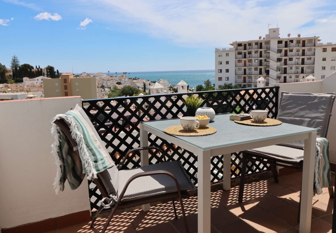 Ferienwohnung in Nerja - Ferienwohnung Casa Monica in Verano Azul: Meerblick und Dach-Solarium