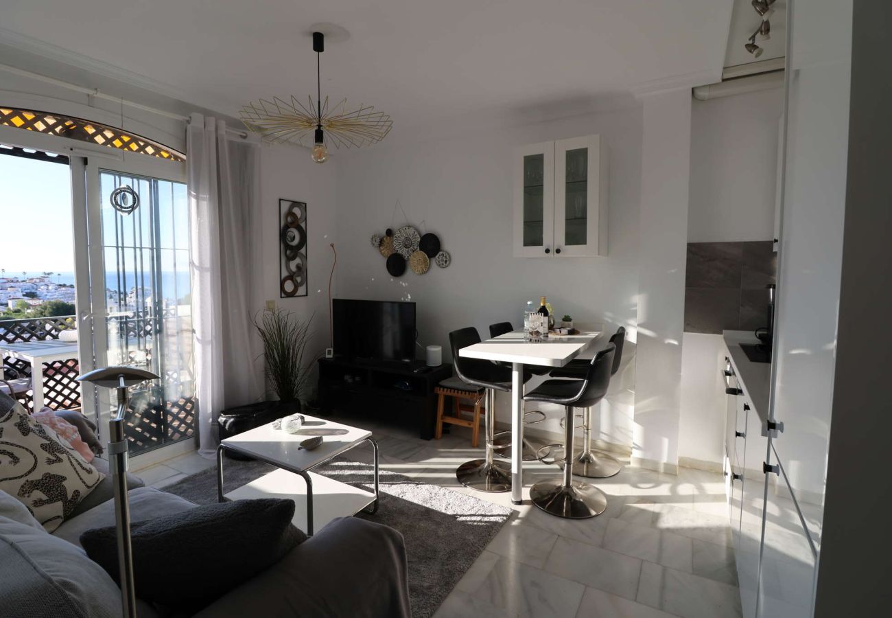 Ferienwohnung in Nerja - Ferienwohnung Casa Monica in Verano Azul: Meerblick und Dach-Solarium