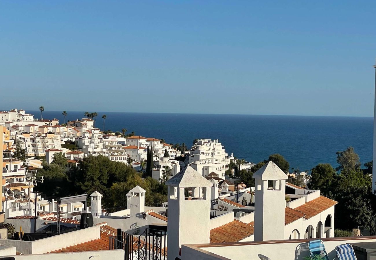 Ferienwohnung in Nerja - Ferienwohnung Casa Monica in Verano Azul: Meerblick und Dach-Solarium