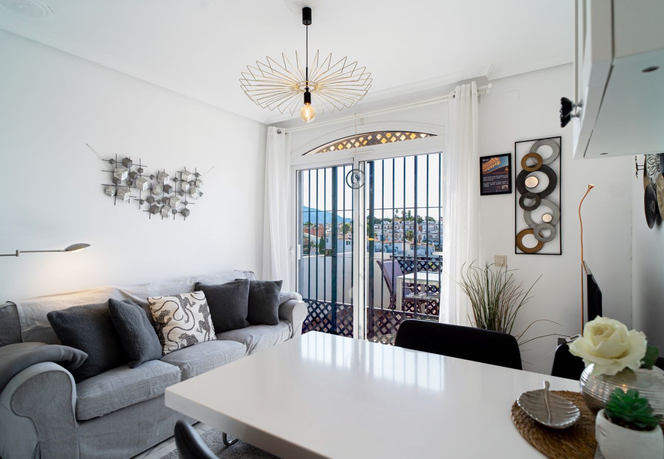 Ferienwohnung in Nerja - Ferienwohnung Casa Monica in Verano Azul: Meerblick und Dach-Solarium