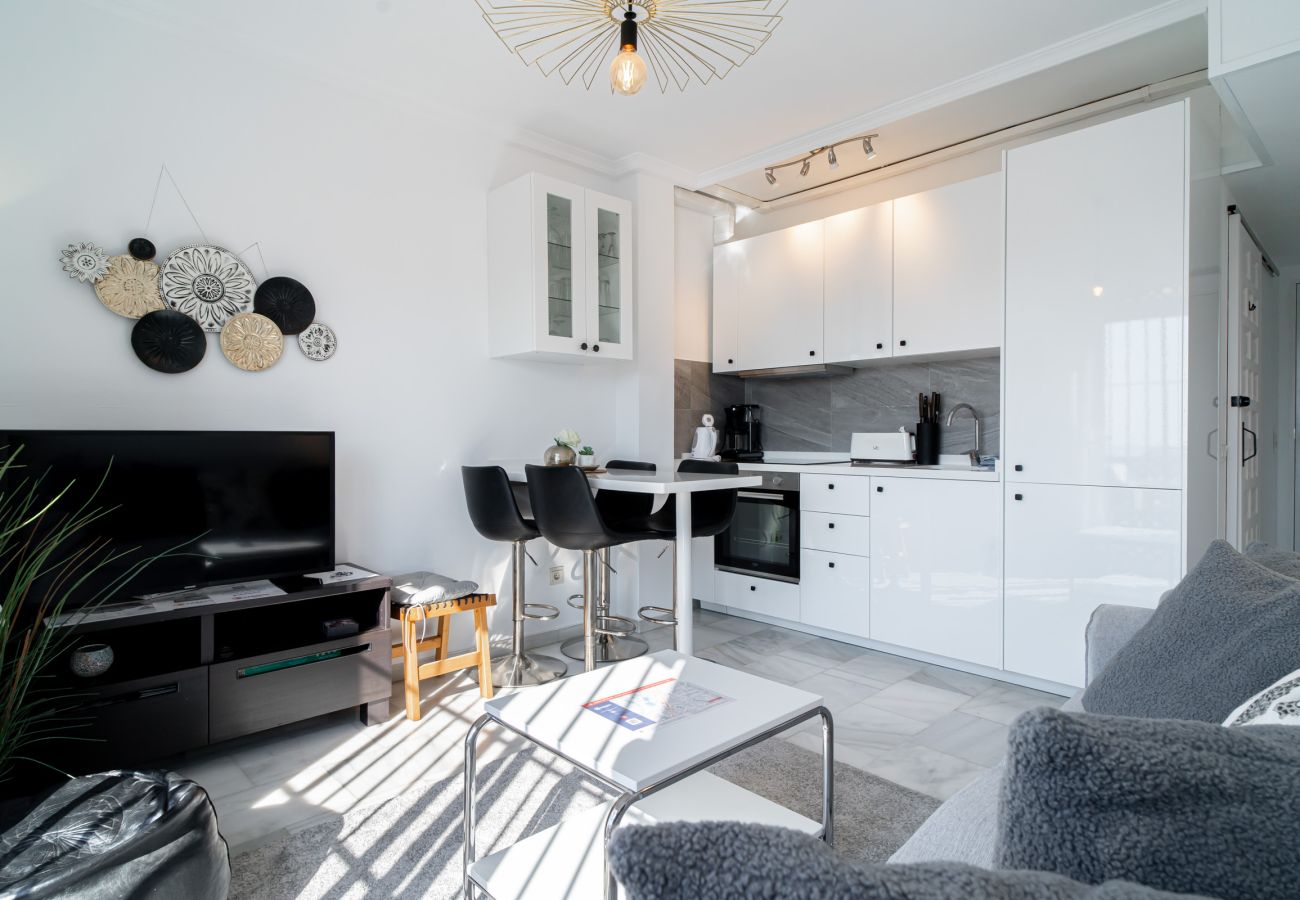 Ferienwohnung in Nerja - Ferienwohnung Casa Monica in Verano Azul: Meerblick und Dach-Solarium