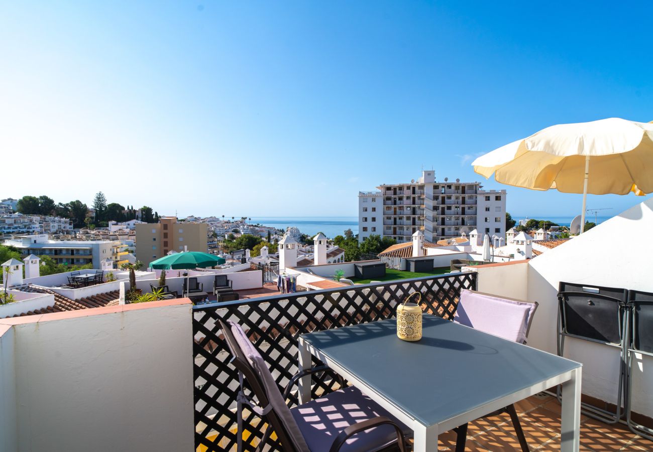 Ferienwohnung in Nerja - Ferienwohnung Casa Monica in Verano Azul: Meerblick und Dach-Solarium