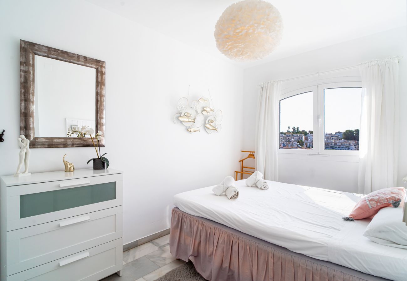 Ferienwohnung in Nerja - Ferienwohnung Casa Monica in Verano Azul: Meerblick und Dach-Solarium
