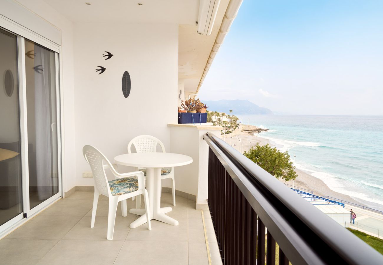 Terrasse mit direktem Panoramablick auf den Strand von Torrecilla in Arce I 26, Nerja.